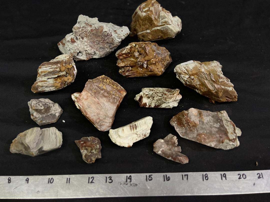 natural rough amphibole 3 co