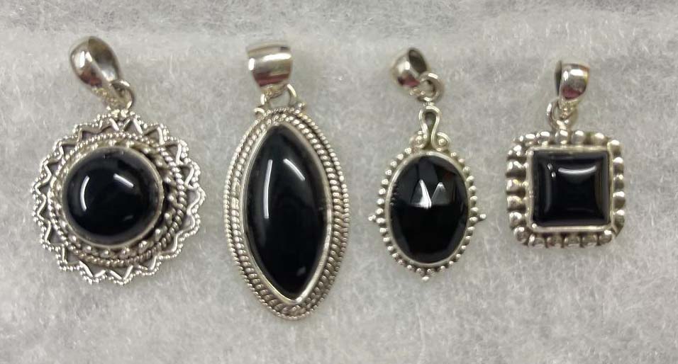 black onyx small pendant