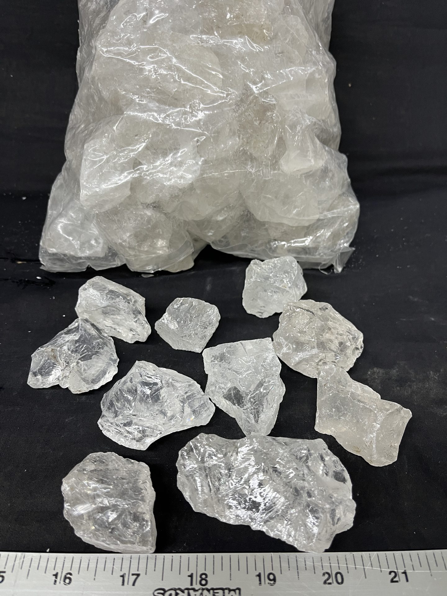 quartz rough 150 gram or more