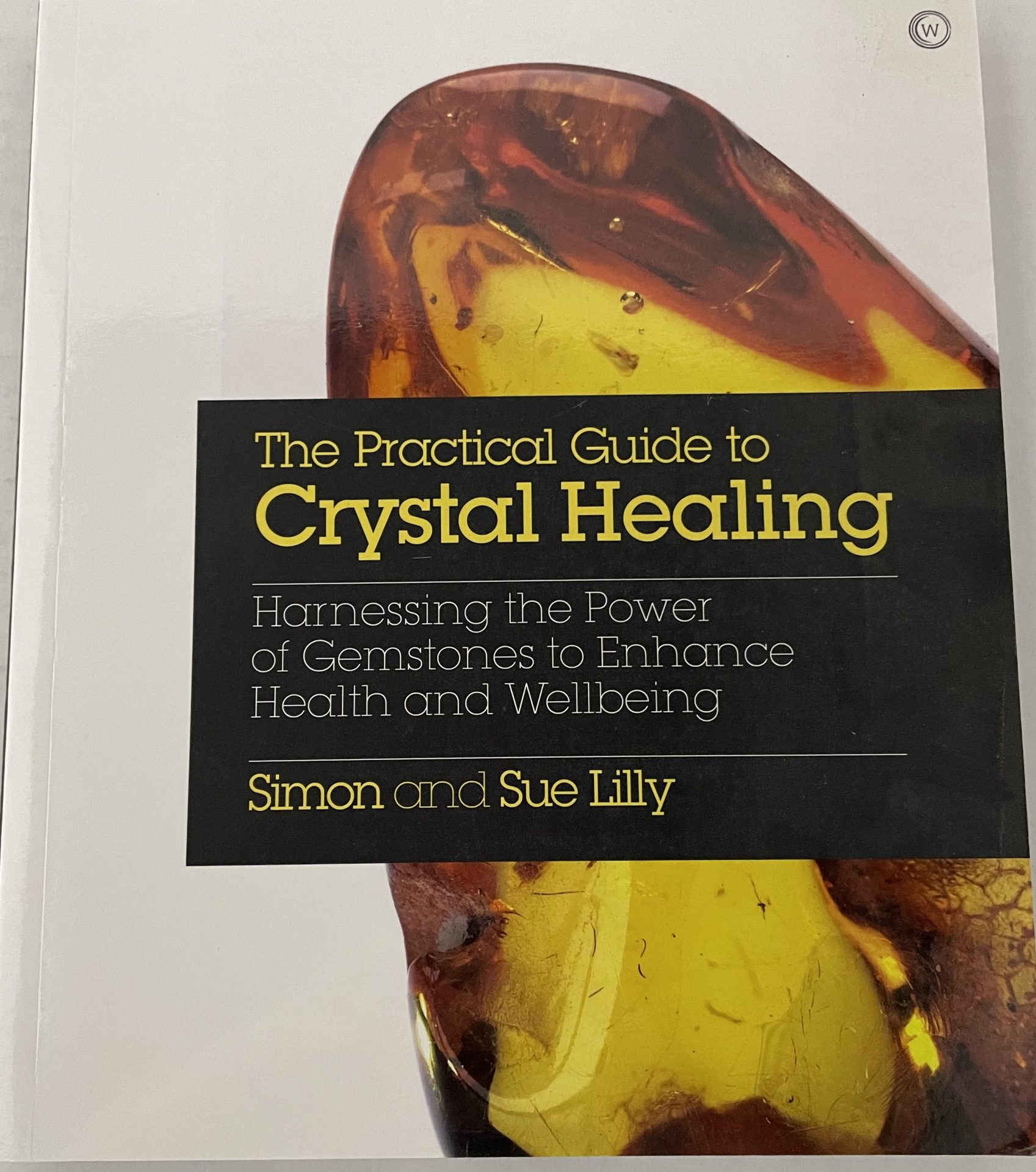 PRACTICAL GUIDE TO CRYATAL HEALING