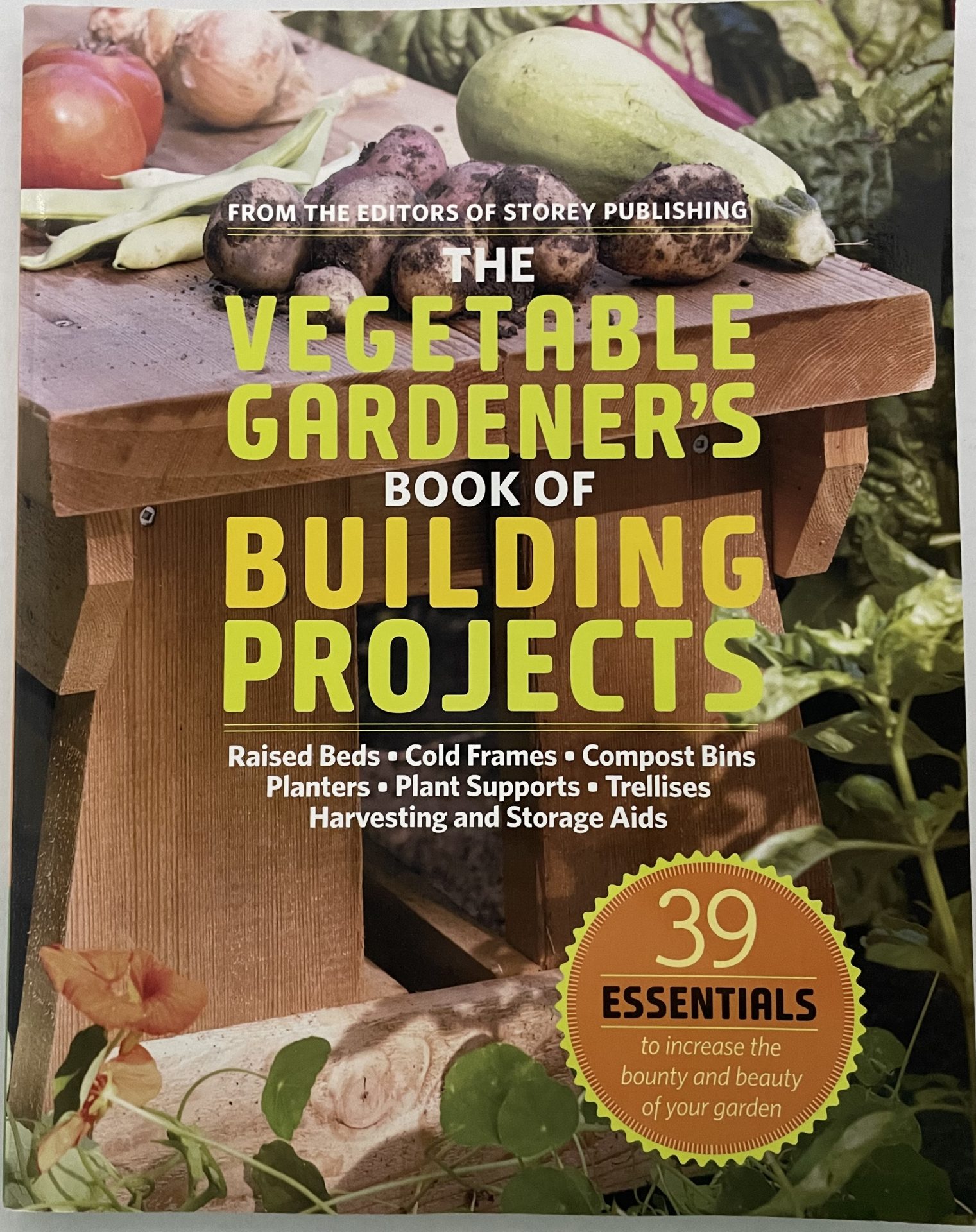 VEGETABLE GARDENERS BOOKS OF BUILDING PROJECTS FRONT